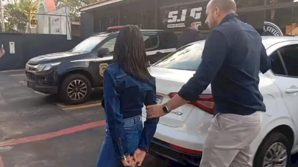 Delegada é alvo de comentários racistas e suspeita é conduzida pela polícia