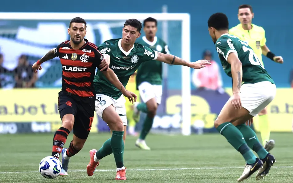Pedro decide, e Flamengo derrota o Palmeiras em jogo chave do Campeonato Brasileiro