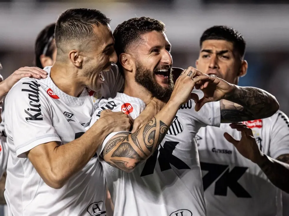 Santos defende tabu de 12 anos diante do Vitória no Brasileirão