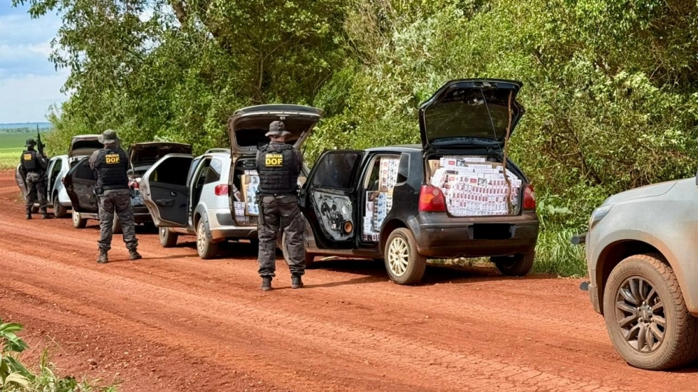 Operação do DOF apreende veículos com contrabando em Laguna Carapã