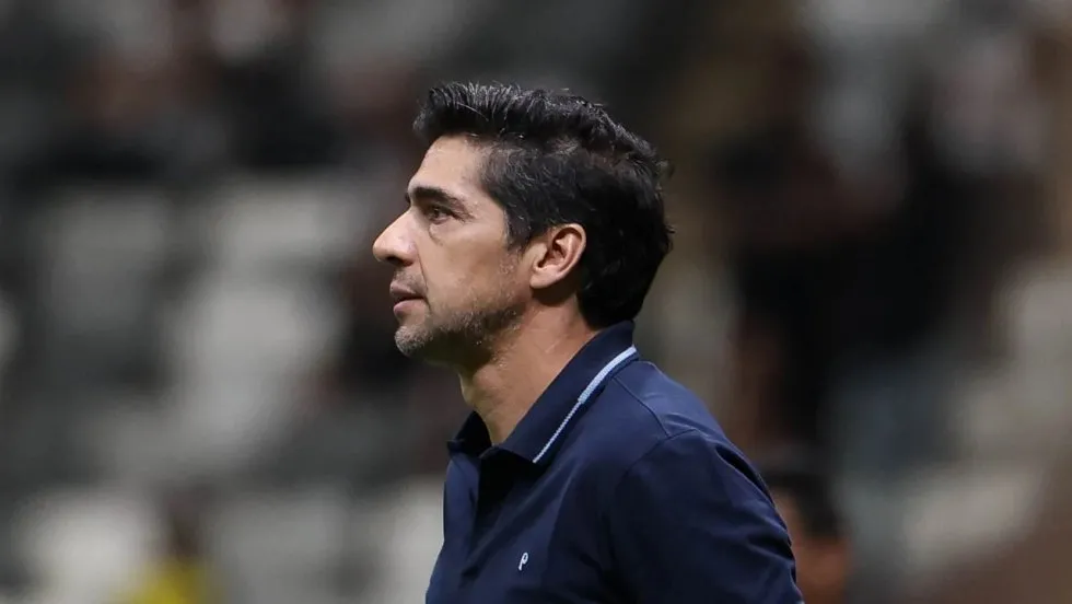 Abel chega pressionado ao Choque-Rei contra rival mais incômodo no Palmeiras