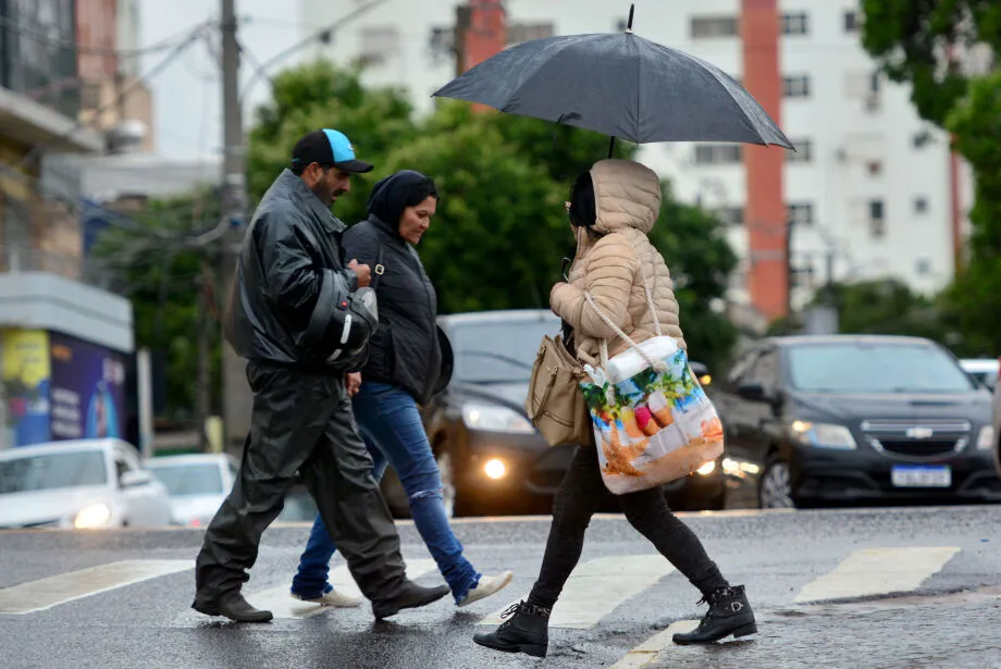 Frente fria chega no fim de semana e mínima pode chegar a 12°C em MS 