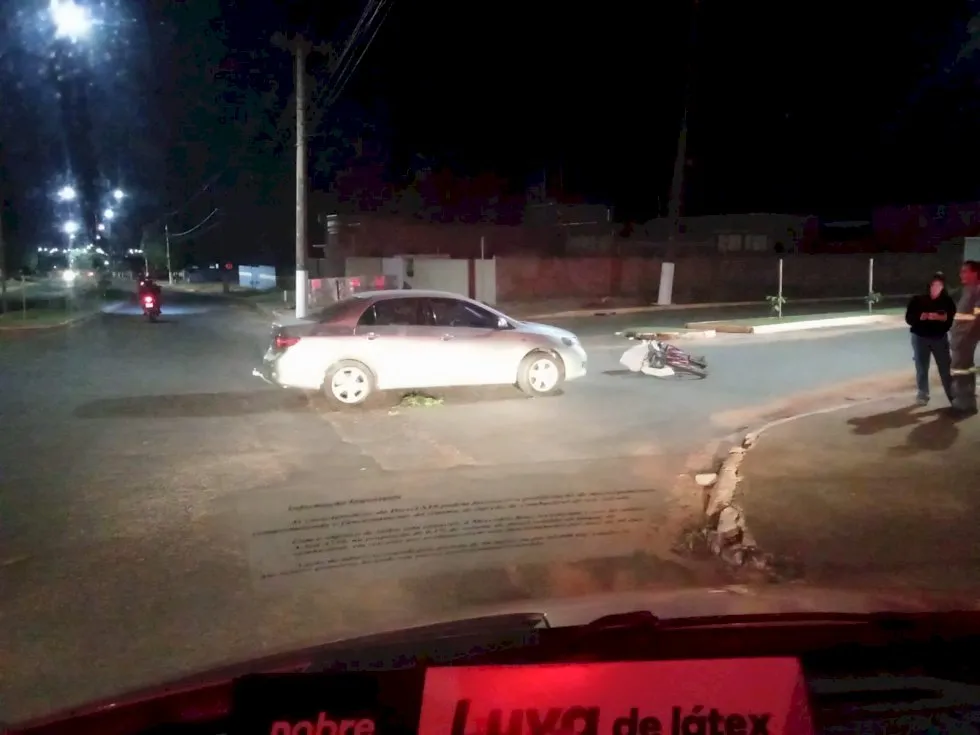 Ivinhema - Acidente entre carro e bicicleta, deixa uma vítima ferida no bairro Vitória