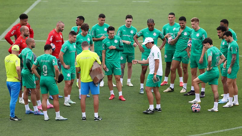  Nos EUA, Abel lidera 1º treino do Palmeiras com elenco completo