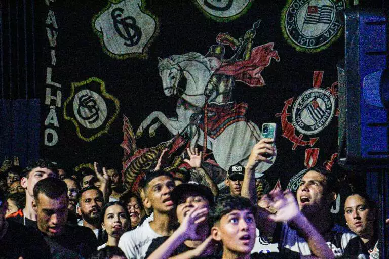 Corinthians quebra sequência do Palmeiras e é campeão paulista pela 31ª vez
