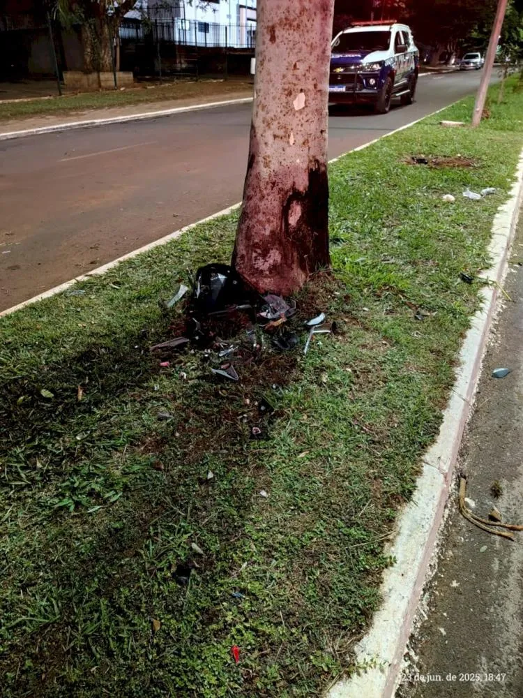 Colisão em Ivinhema deixa adolescente gravemente ferido