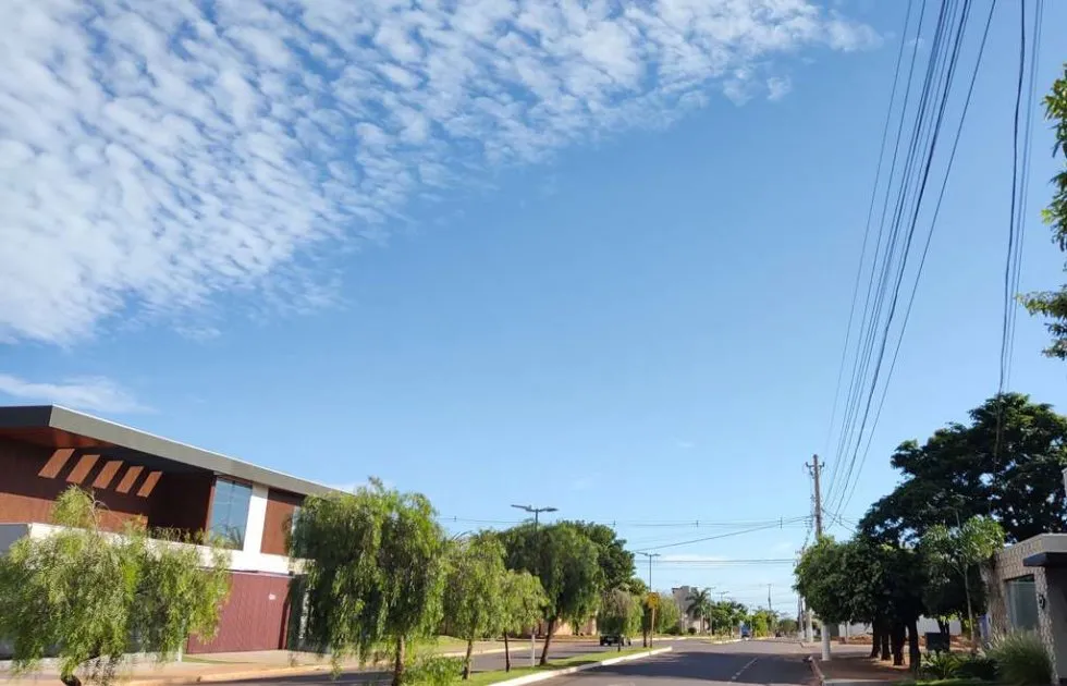 Frio pela manhã e sol à tarde marcam esta quarta-feira em Ivinhema; semana seguirá sem chuvas