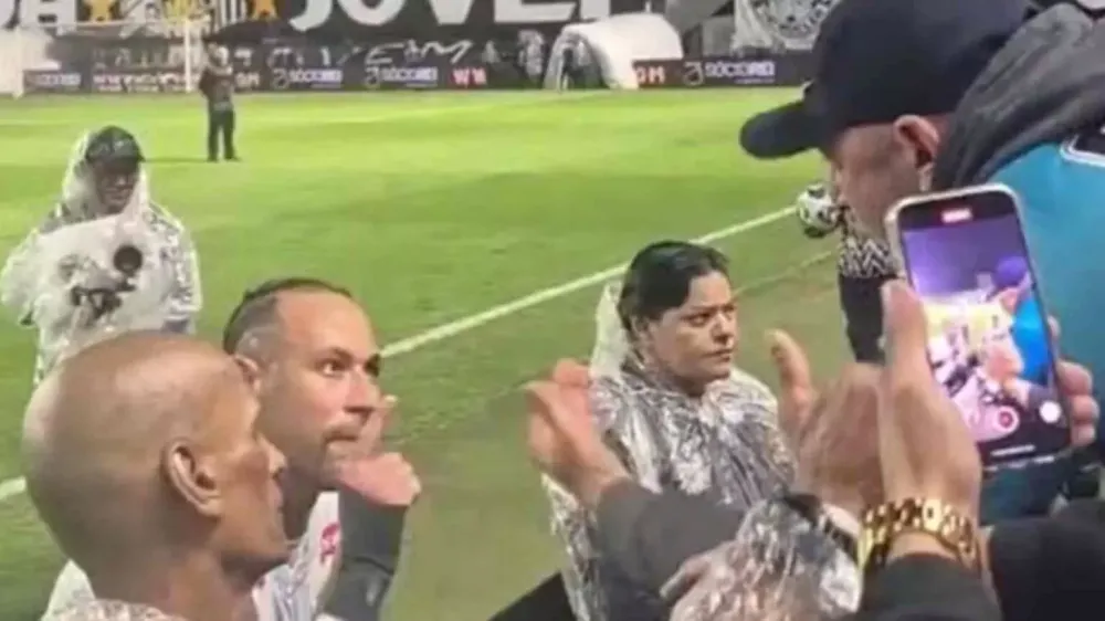 Neymar responde após polêmica com torcedor em campo
