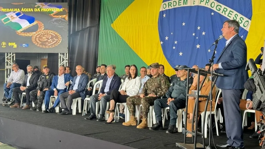 32 personalidades são homenageadas com a medalha Águia da Fronteira do DOF