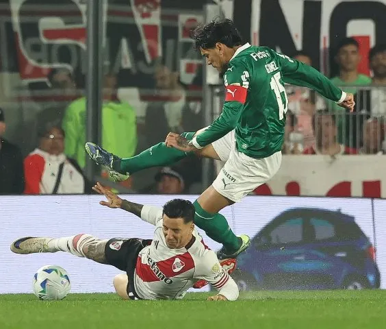 Palmeiras brilha e supera River Plate com gols de Gómez e Vitor Roque